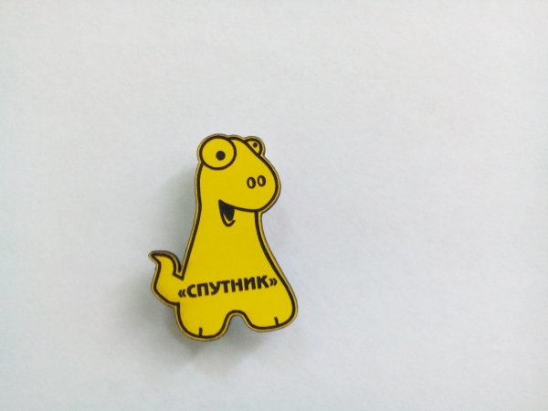 Значок из двухслойного пластика